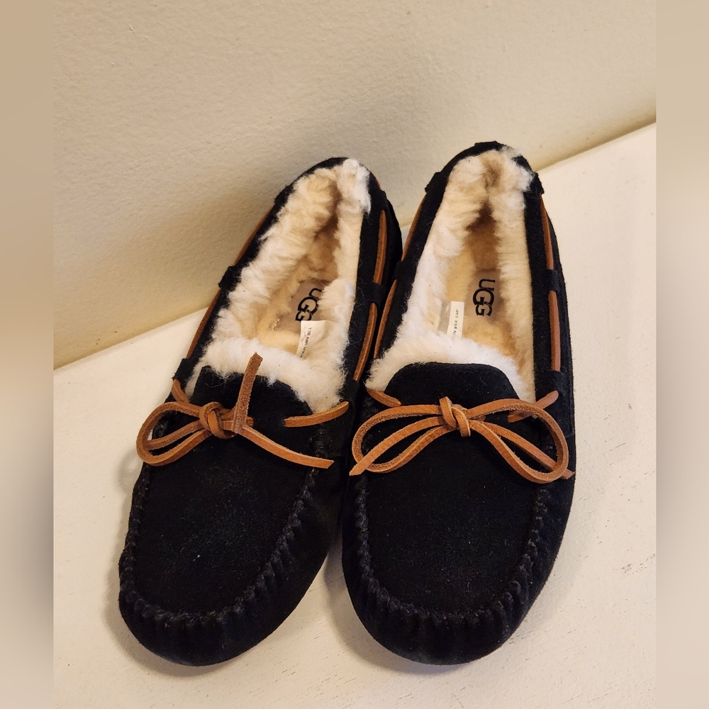 NEW UGG/ womens/ Dakota